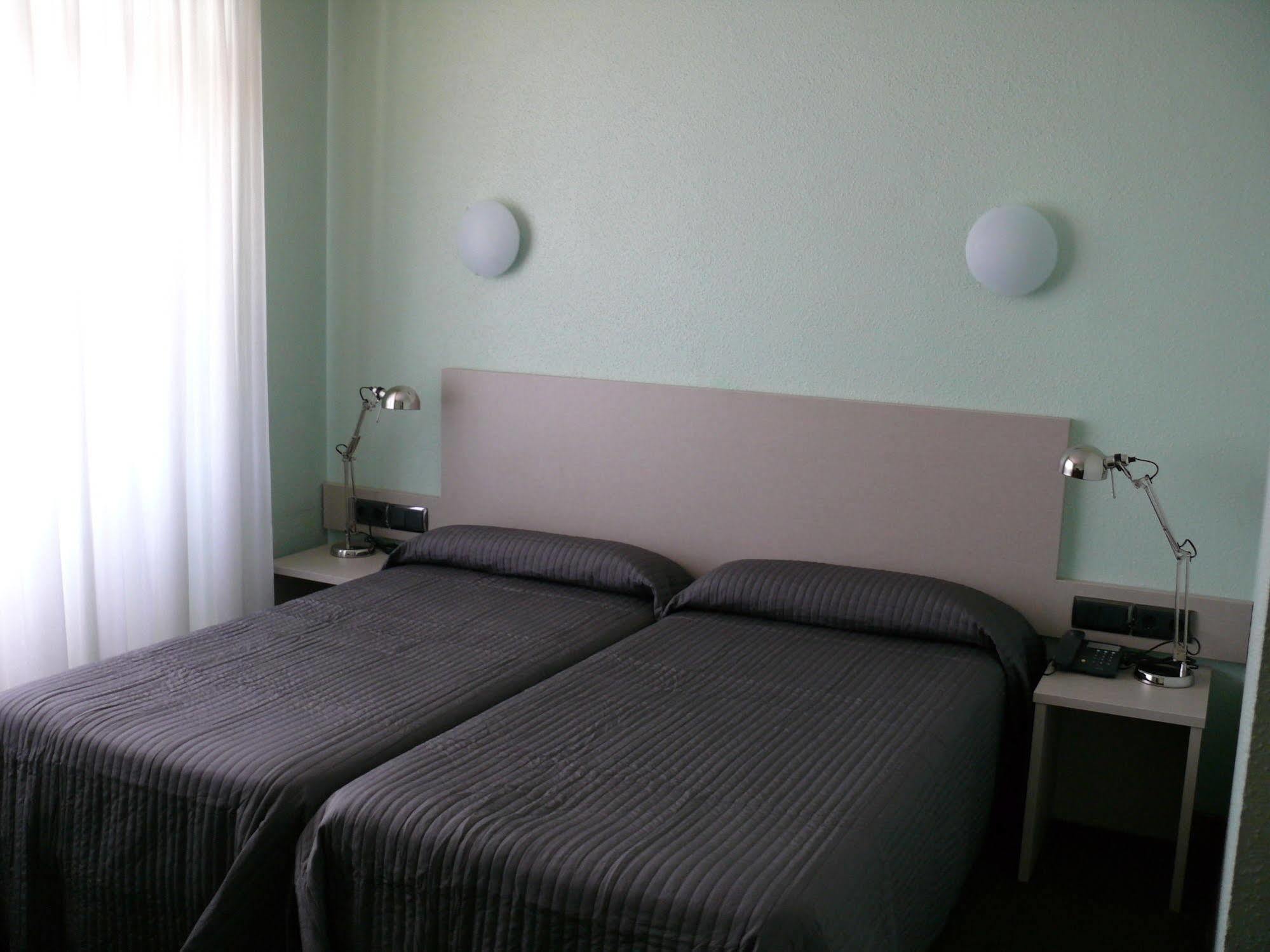Hotel Los Angeles Guarnizo Kültér fotó