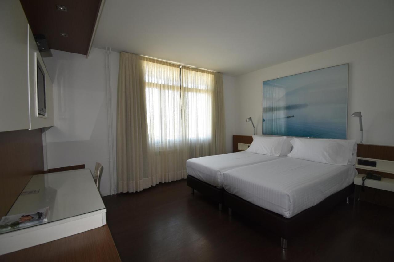 Hotel Los Angeles Guarnizo Kültér fotó